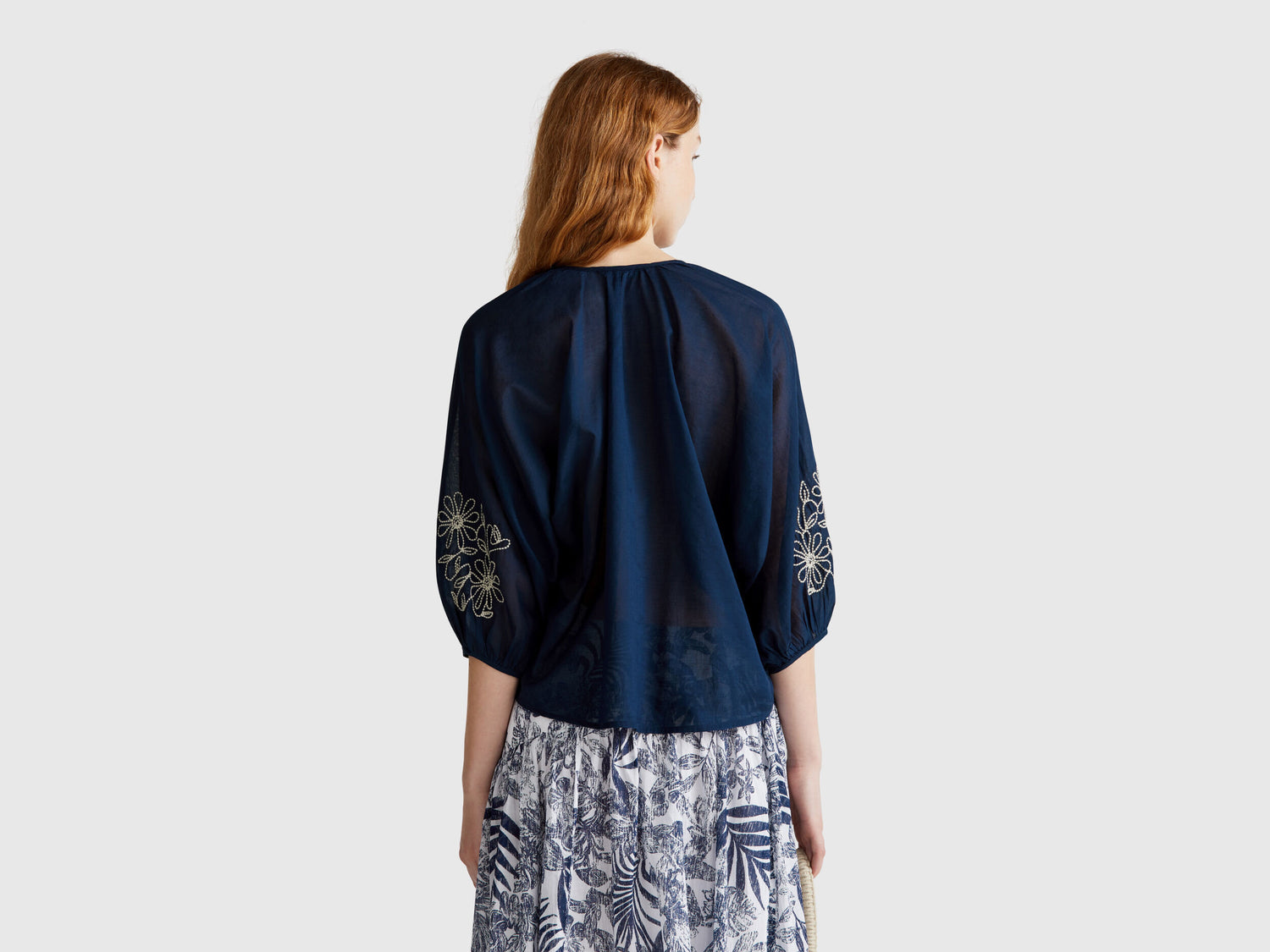 Benetton_Blouse with Floral Embroidery_5VZCDQ0BN_252_02