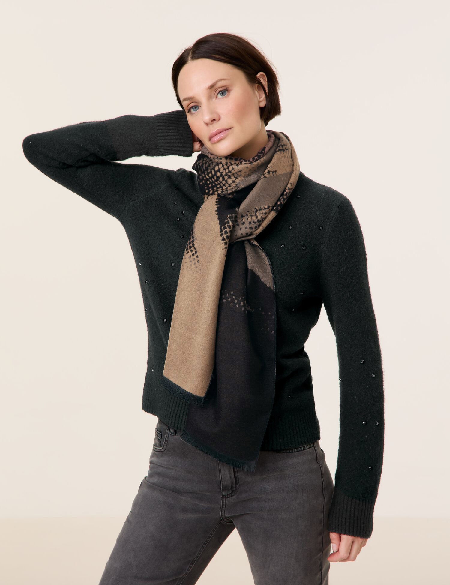 Cuddly Soft Scarf_600411-13309_7482_01