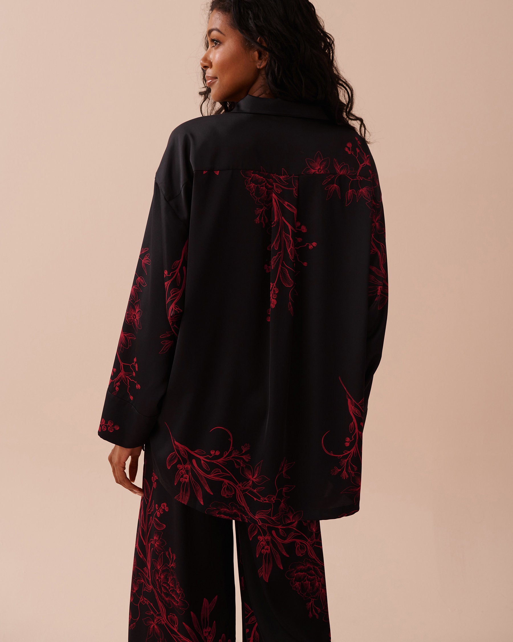 Pastel Floral Print Satin Button-down Shirt_60100117_P00387_02