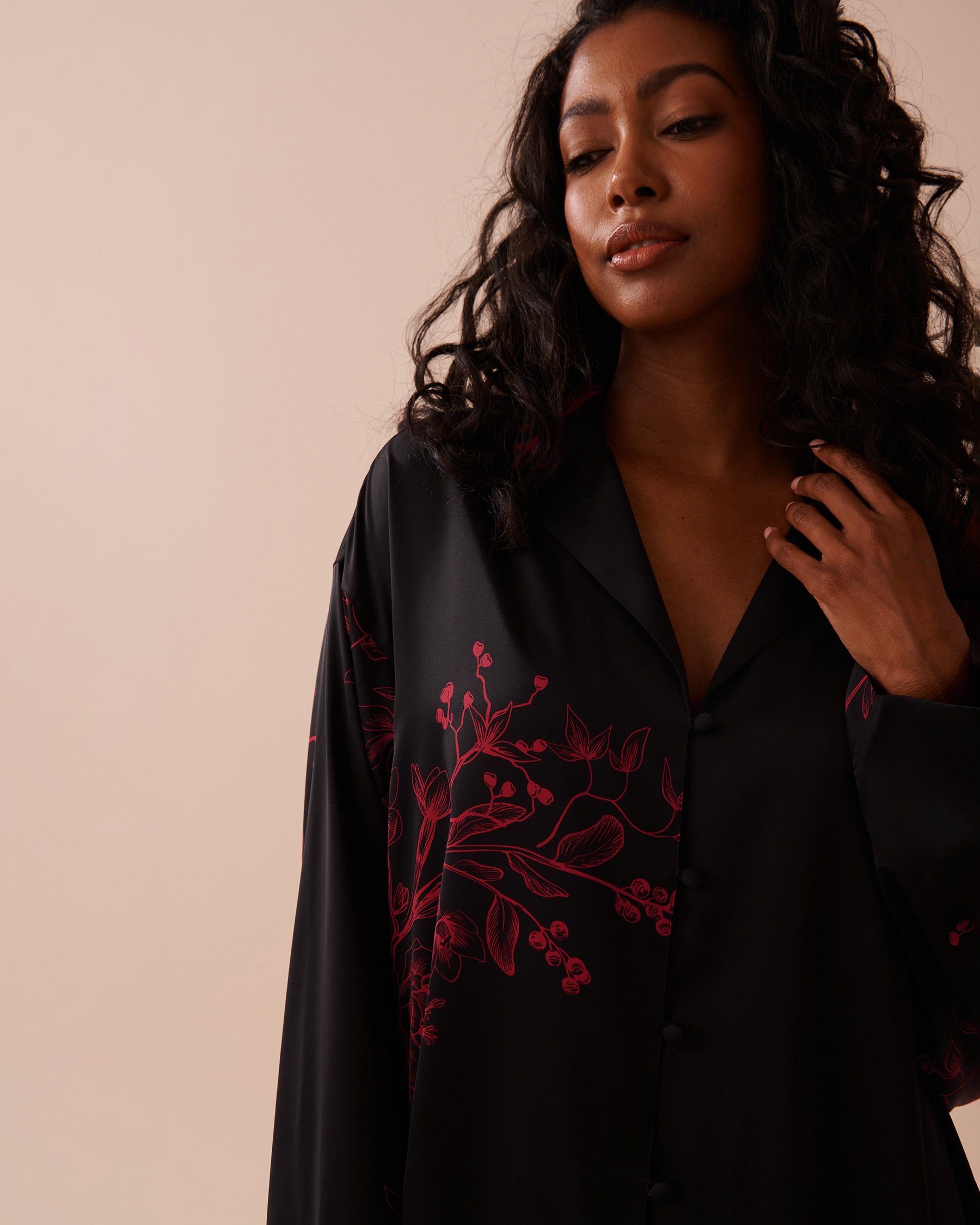 Pastel Floral Print Satin Button-down Shirt_60100117_P00387_03