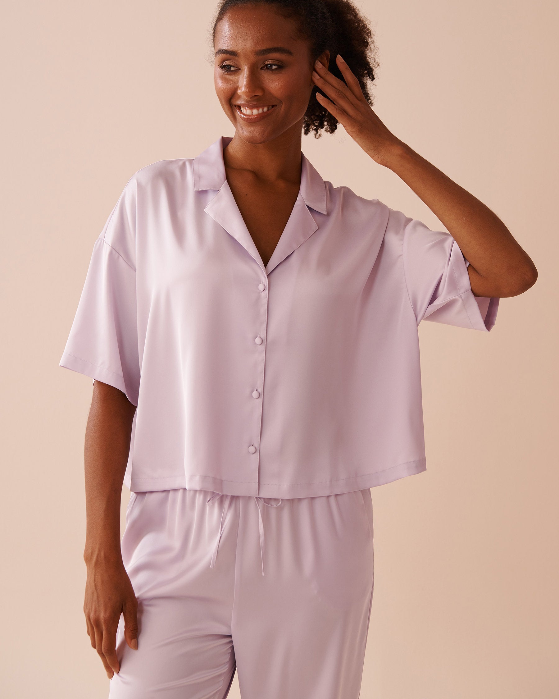 La Vie en Rose_Luxury Edition Satin Short Sleeve Button-Down Shirt_60100123_50009_01