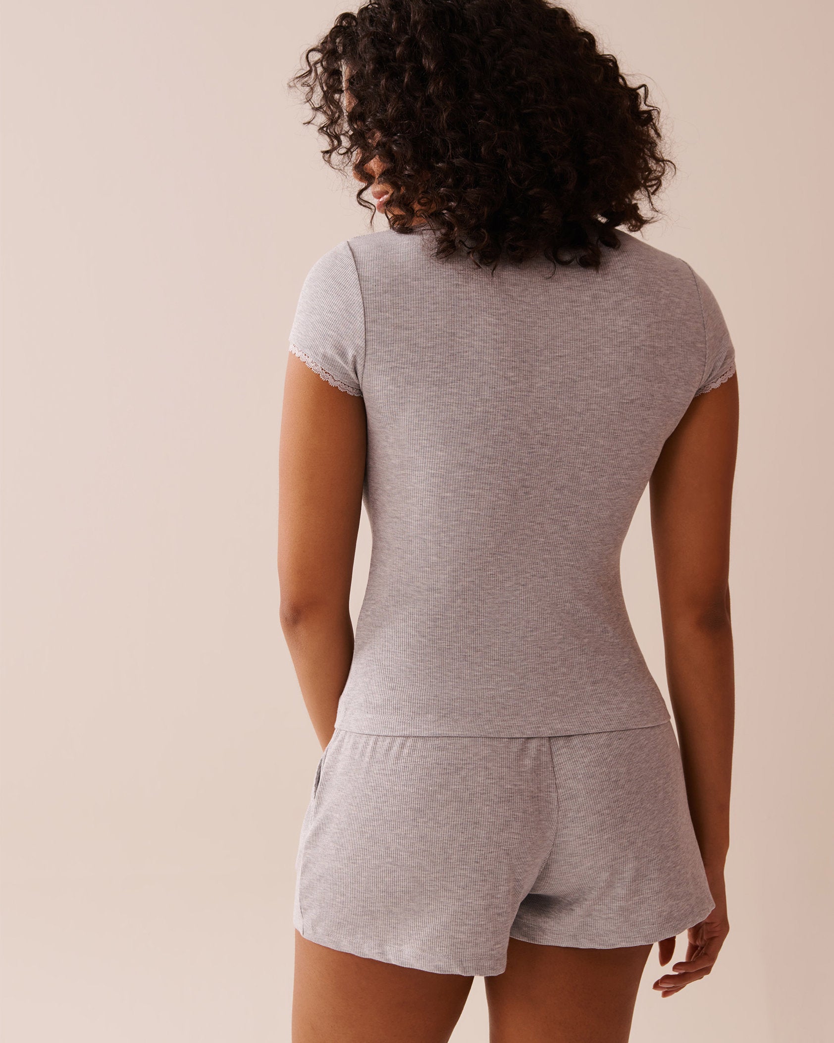La Vie en Rose_Ribbed Modal and Lace Trim T-Shirt_60100129_00007_02