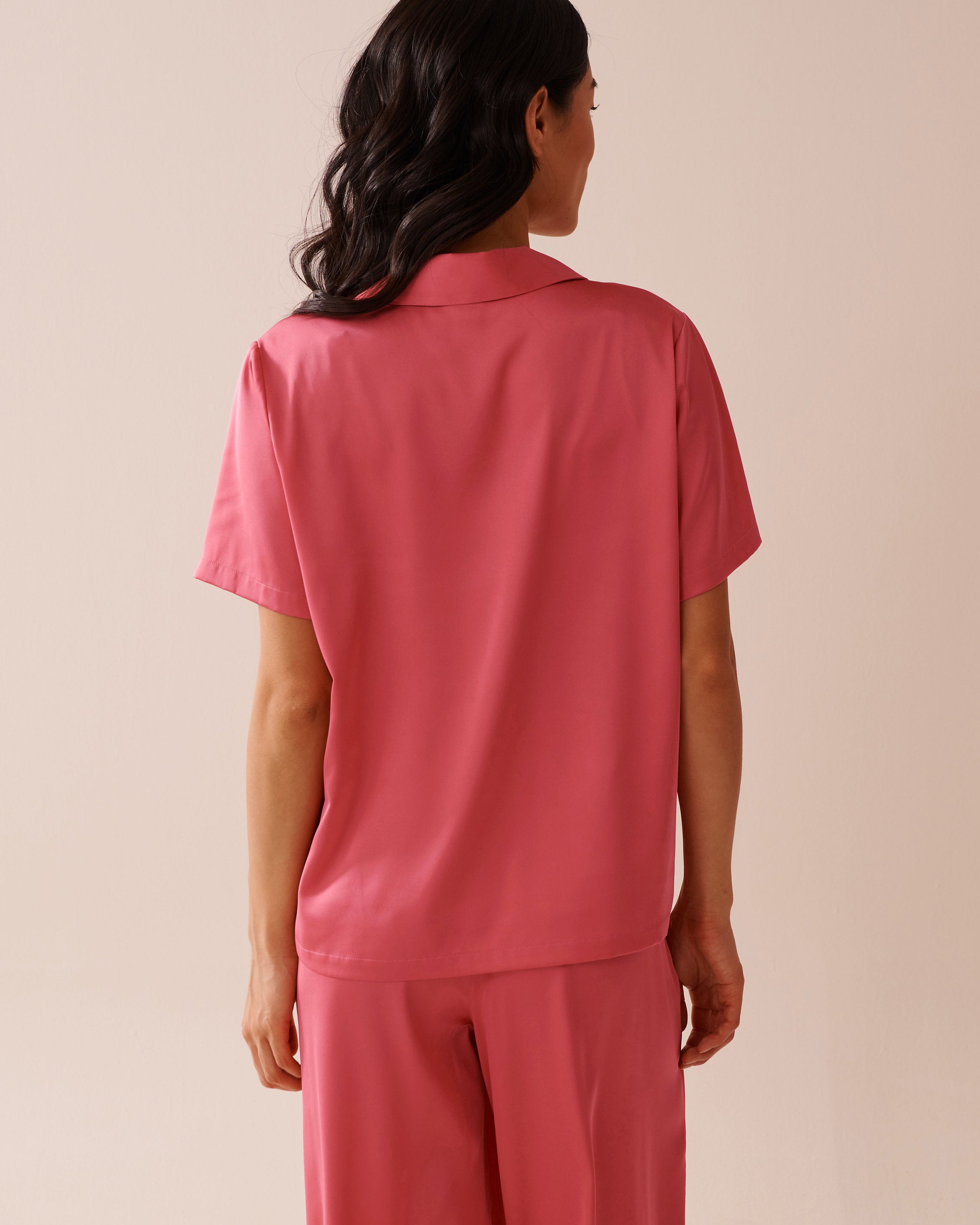 La Vie en Rose_LUXURY EDITION Satin Short Sleeve Button-down Shirt_60100135_60008_02