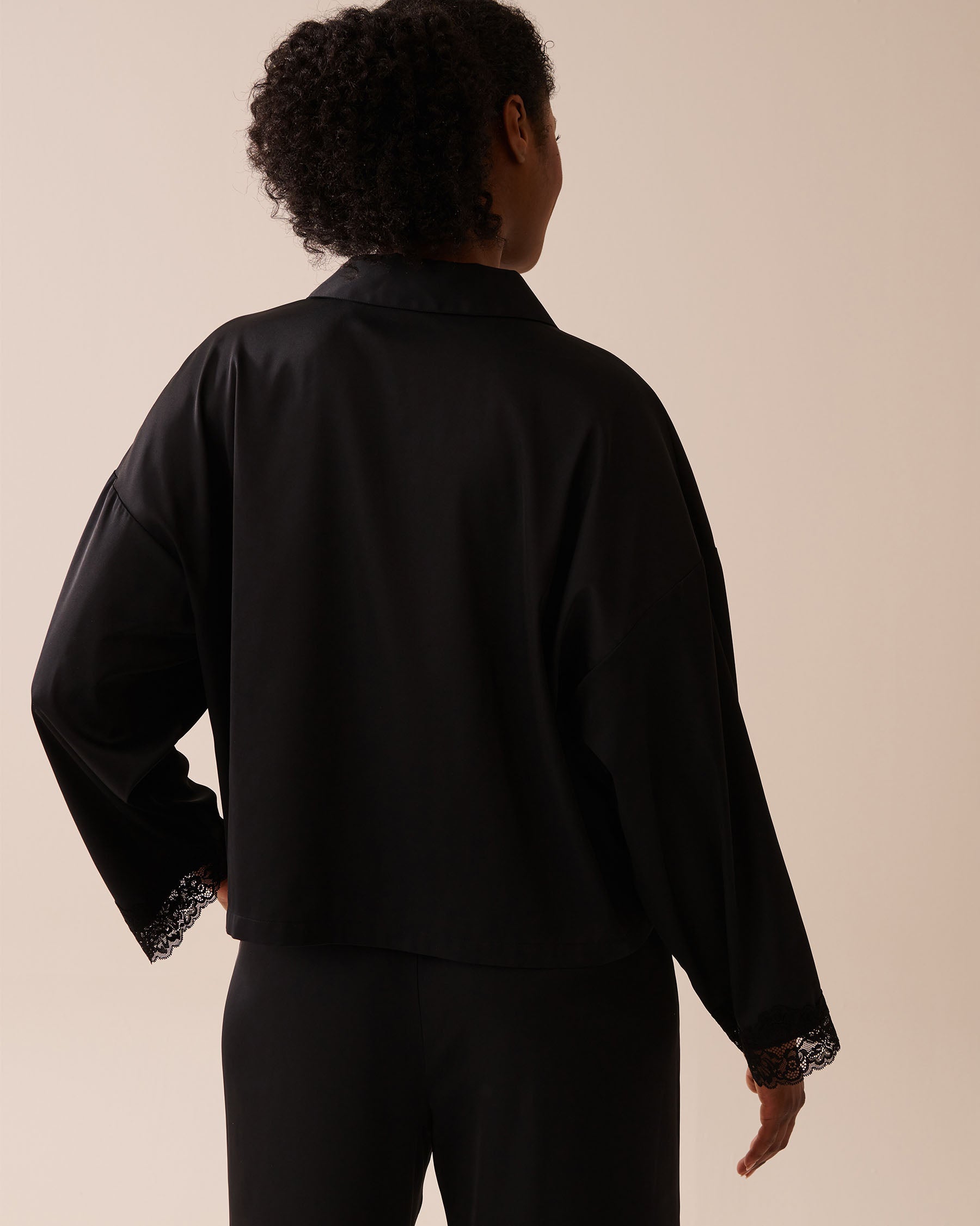 La Vie en Rose_Black Beauty_LUXURY EDITION Satin and Lace Trim Long Sleeve Button-Down Shirt_60100144_00001_02