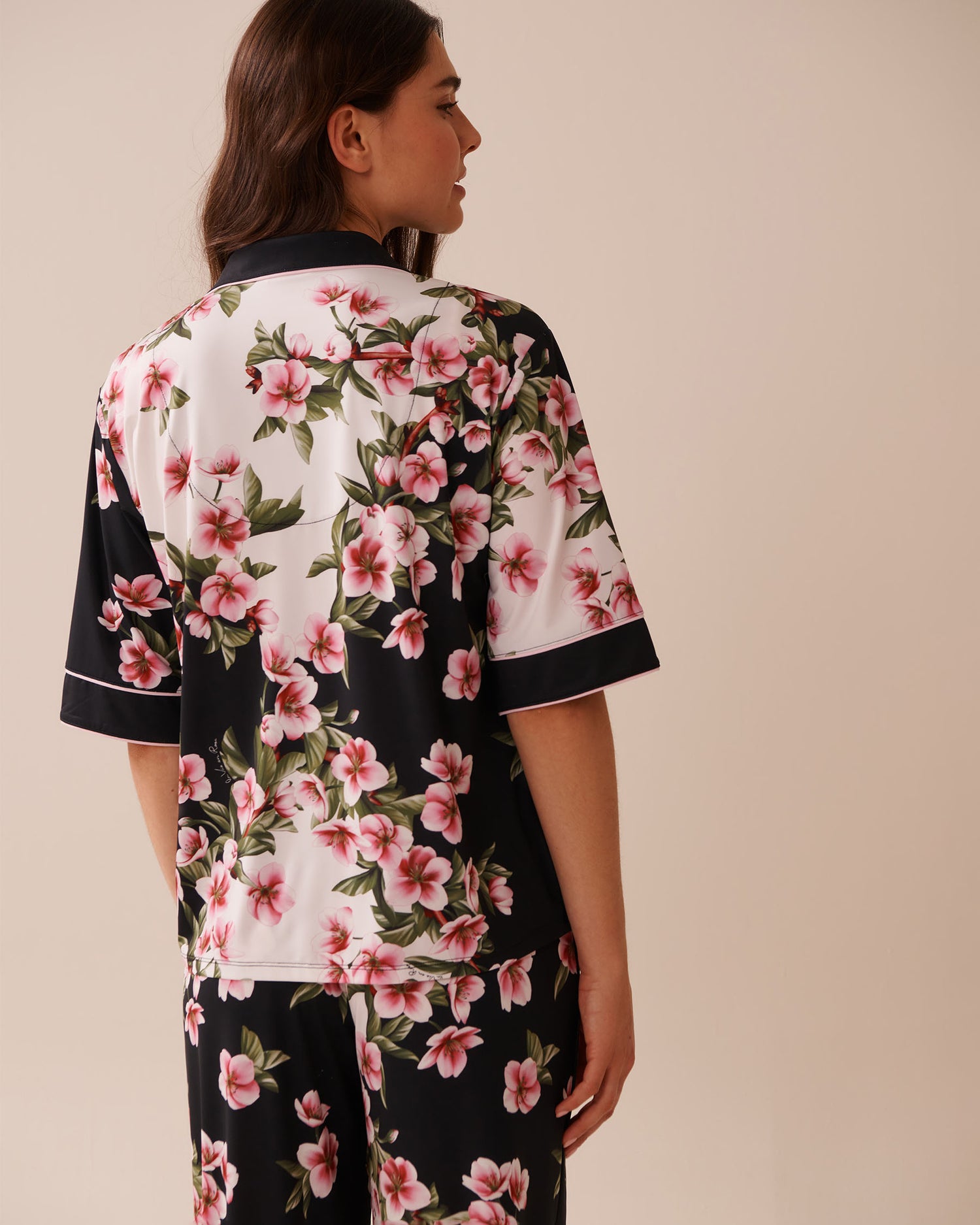 La Vie en Rose_Cherry Blossom_Cherry Blossom Print Recycled Fibers 3/4 Sleeve Bu_60100146_P00431_02