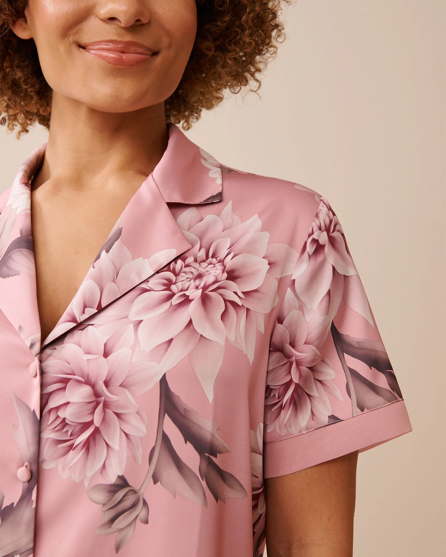 La Vie en Rose_Zephyr Flowers_Luxury Edition Dahlia Print Satin and Chiffon Button-Down Shirt_60100150_P60399_04