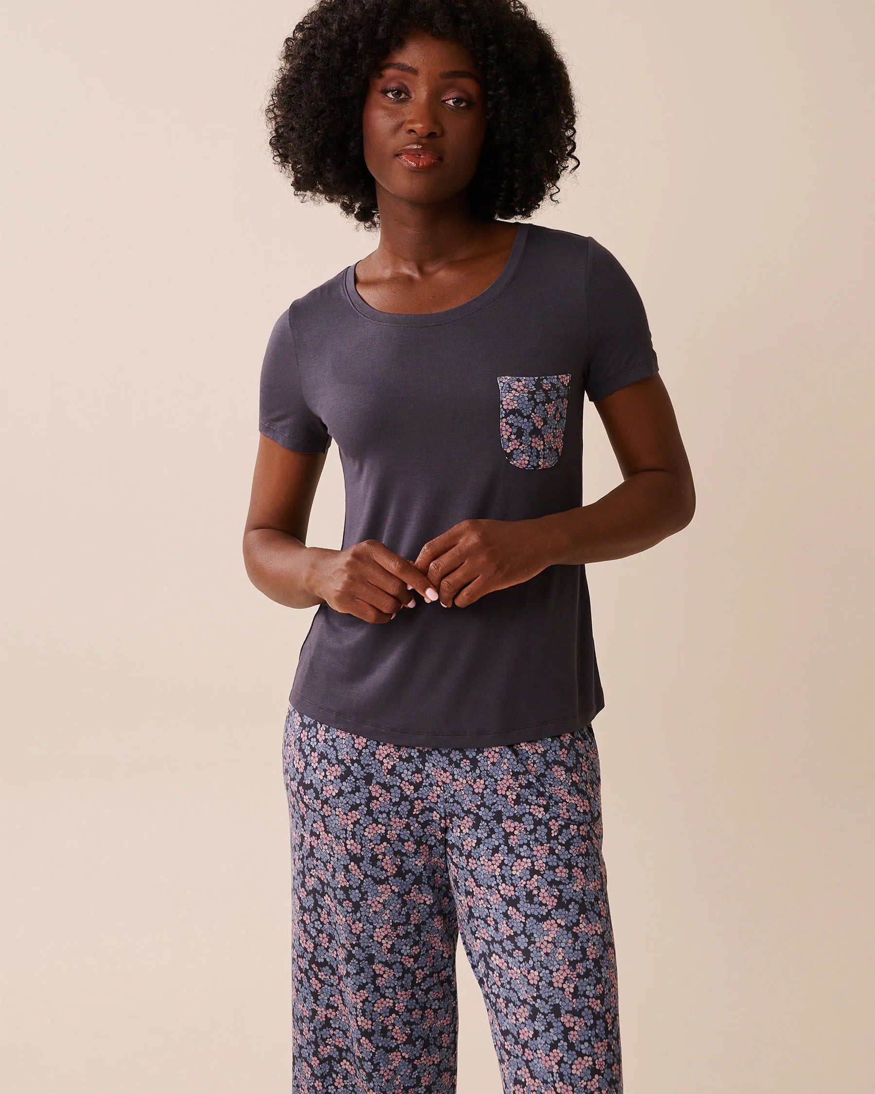 La Vie en Rose_Periscope_Soft Jersey Crew Neck T-Shirt_60100159_00049_01