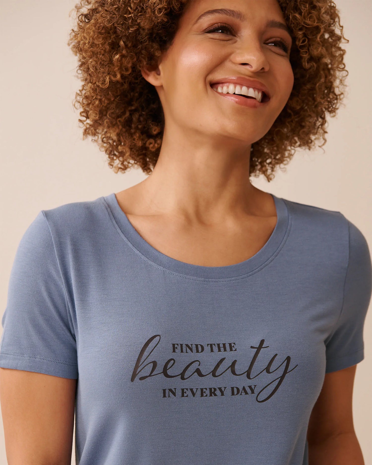 La Vie en Rose_Stonewash_Ditsy Floral Print Soft Jersey Crew Neck T-Shirt_60100159_40011_04