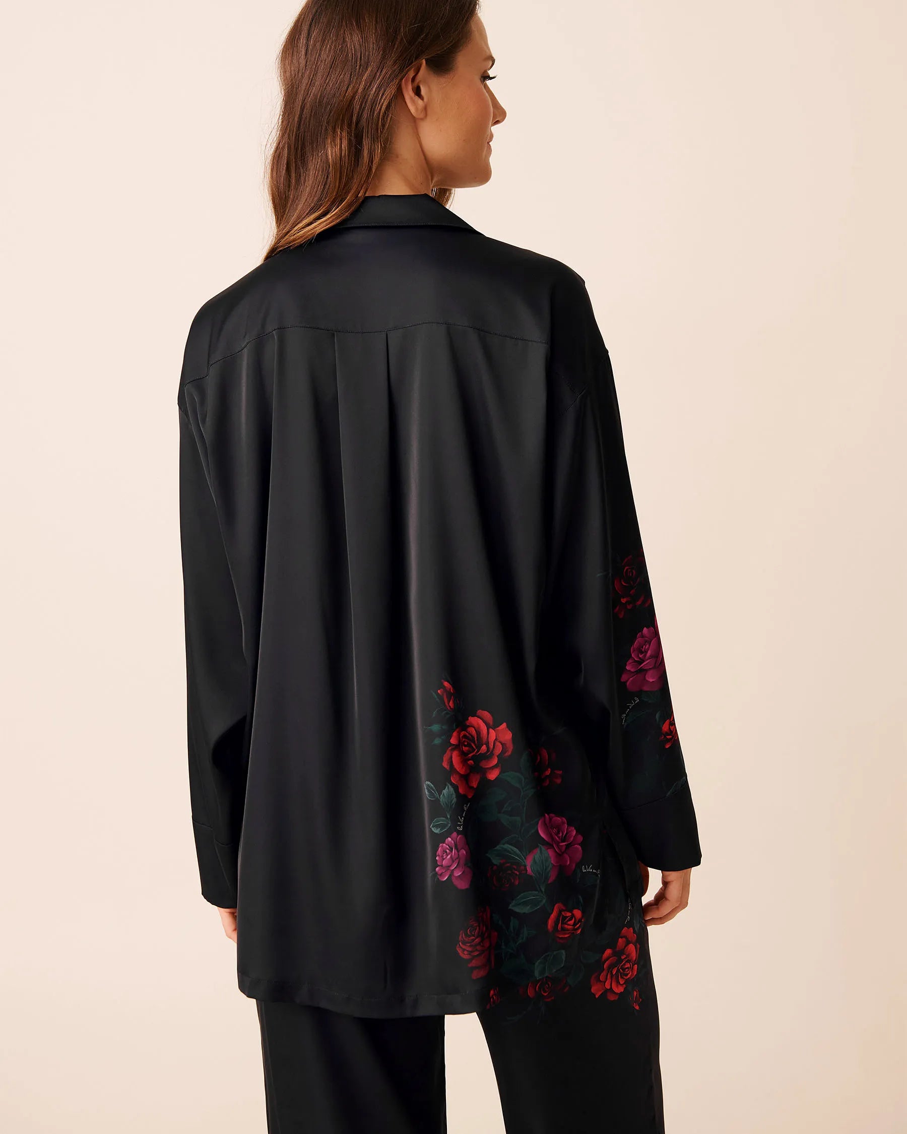 La Vie en Rose_Red Roses Placement_Luxury Edition Red Rose Print Satin Button-Down Shirt_60100161_P00469_02