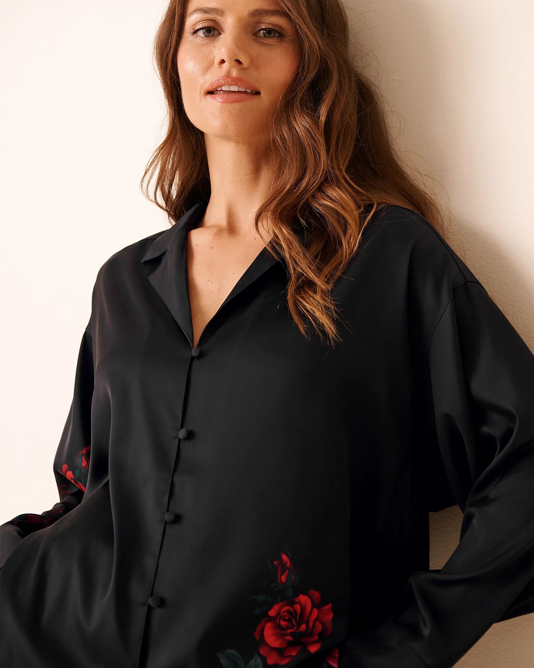 La Vie en Rose_Red Roses Placement_Luxury Edition Red Rose Print Satin Button-Down Shirt_60100161_P00469_03