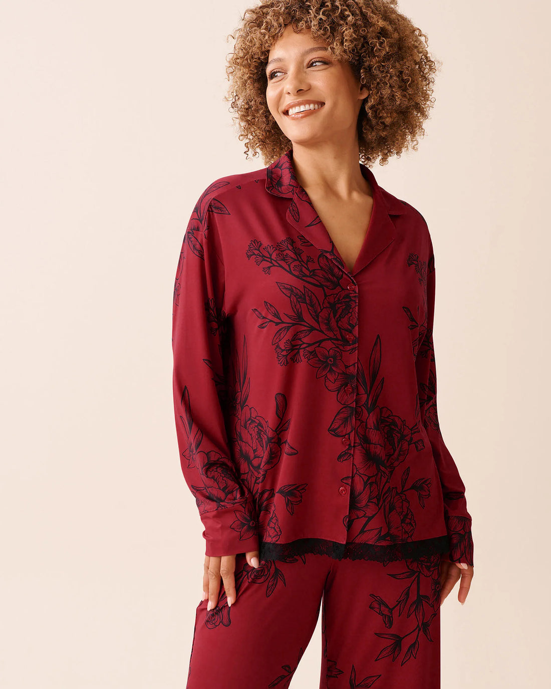 La Vie en Rose_Savvy Red Flowers_Crimson Bloom Recycled Fibers Lace Trim Button-Dow_60100166_P60419_01