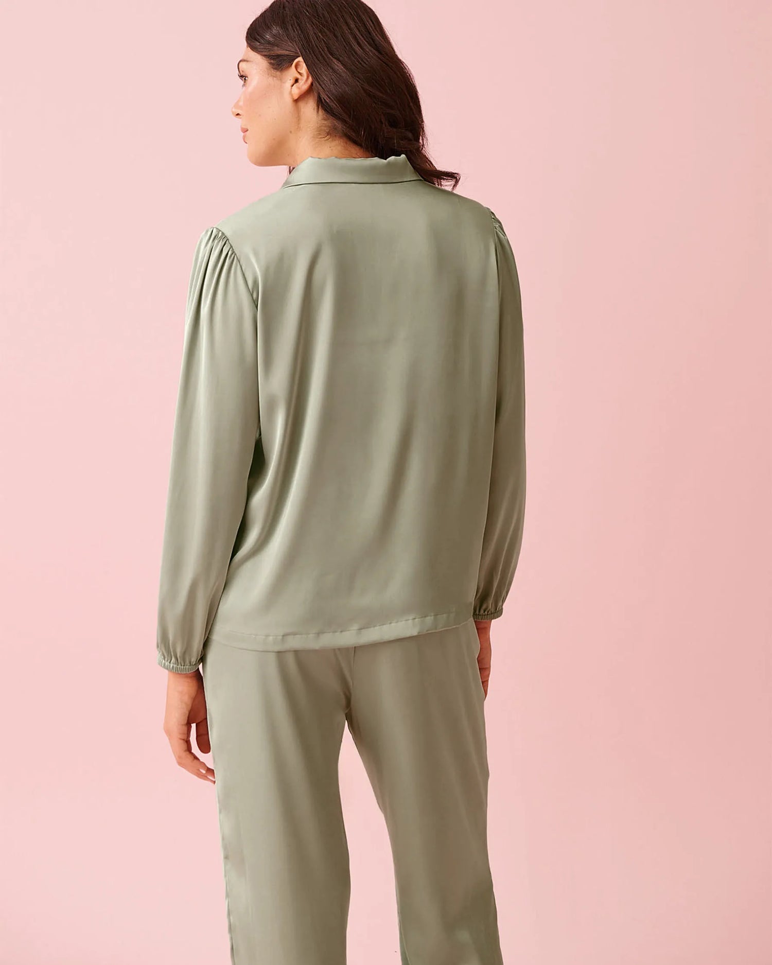 La Vie en Rose_Mineral Gray_Satin Long Sleeve Button-down Shirt_60100182_30059_02