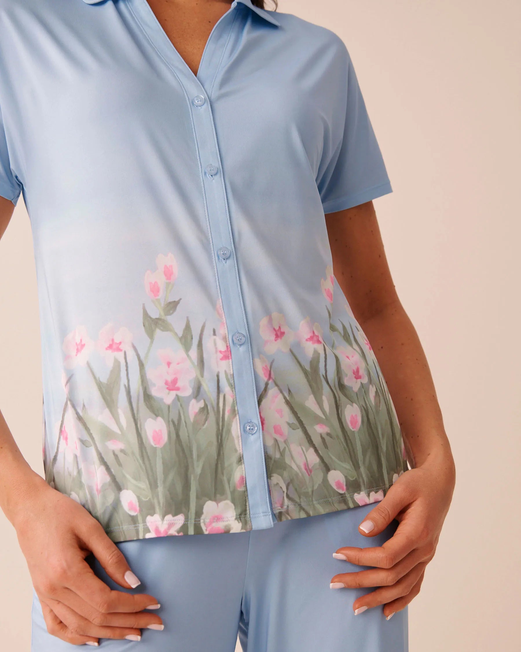 La Vie en Rose Scenery Placement Women Flower Field Print Button-Down Shirt SKU: 60100192_P40573 Image 03