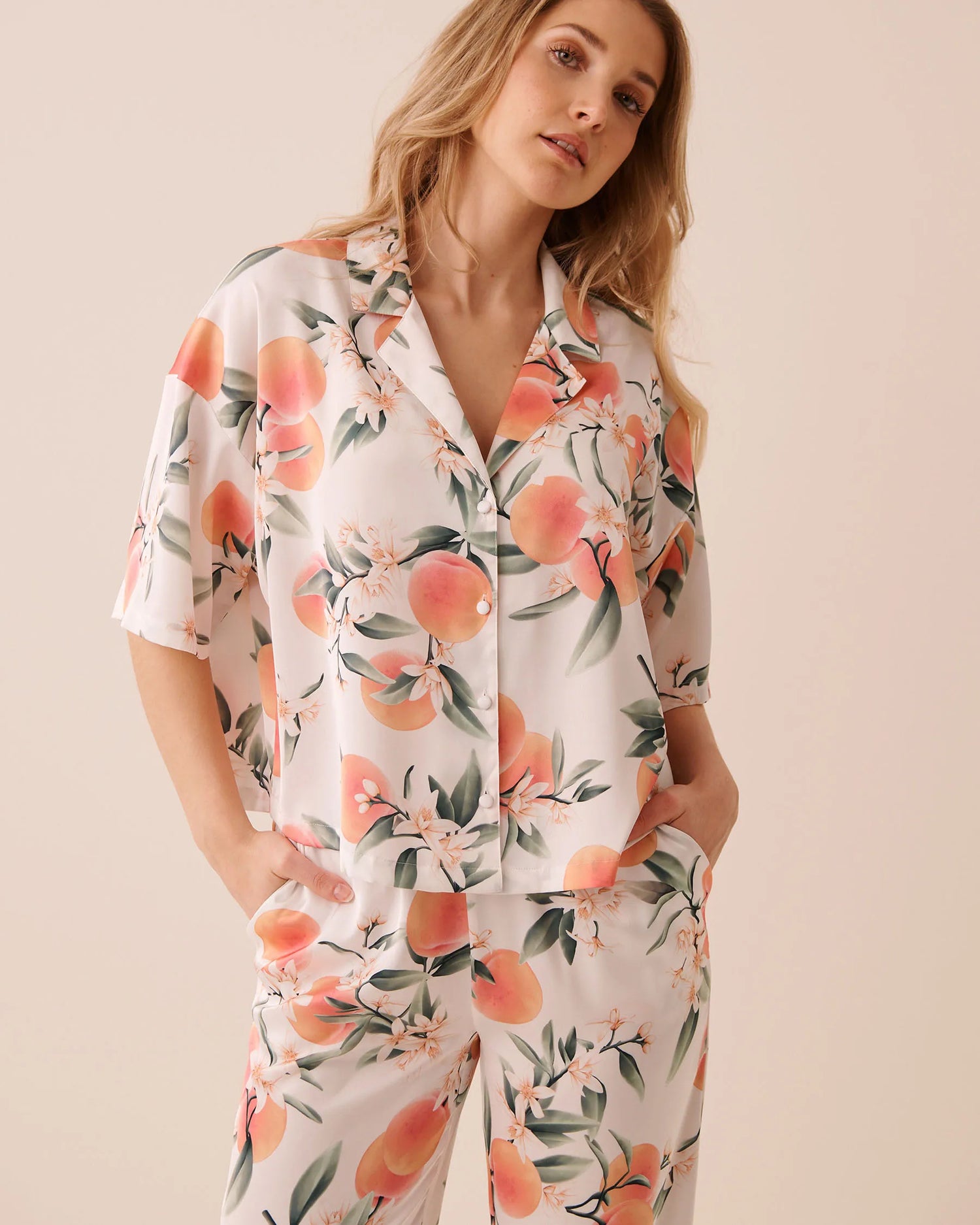 La Vie en Rose Snow White Peach Women LUXURY EDITION Peach Print Satin Button-Down Shirt SKU: 60100196_P10602 Image 01