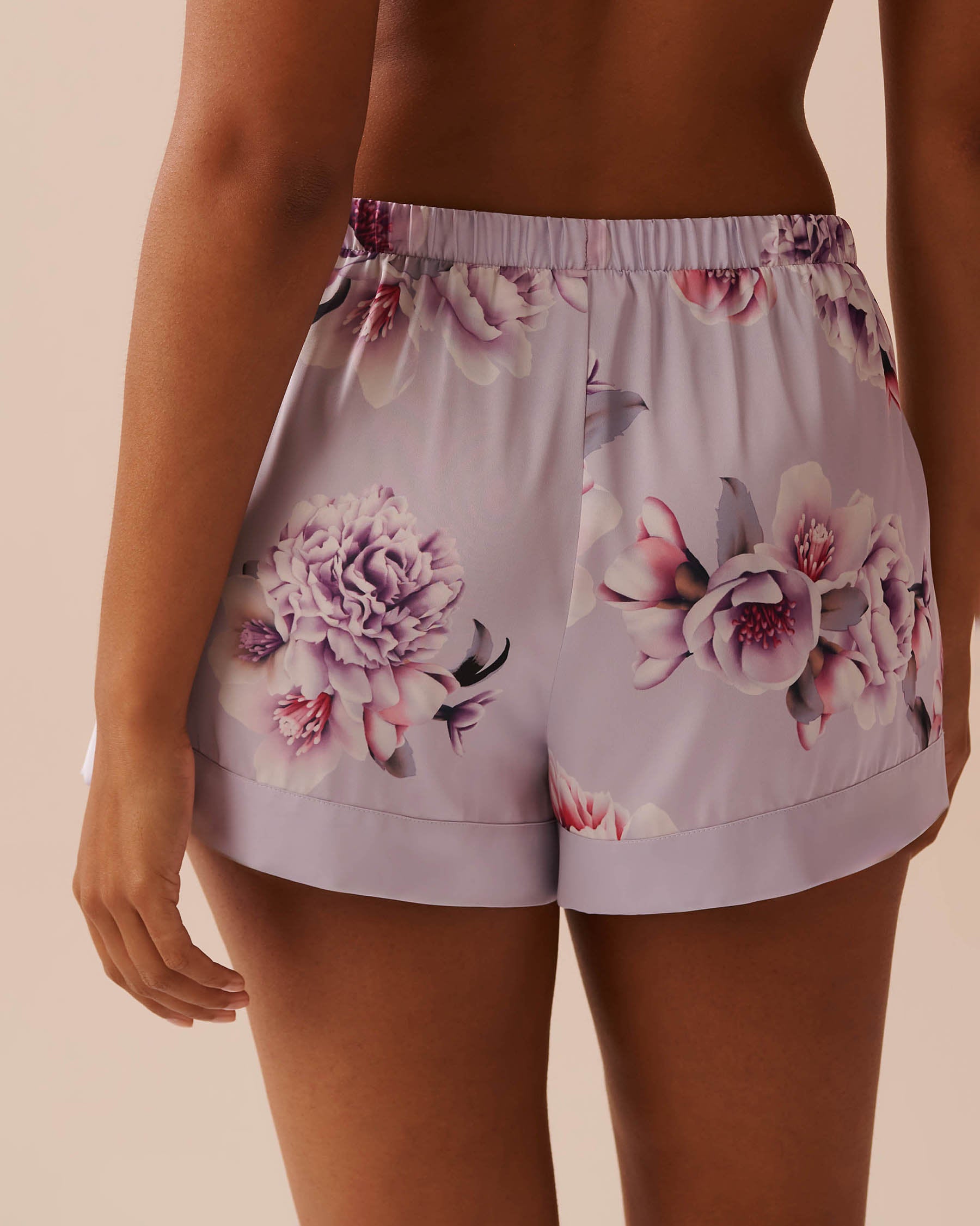 LUXURY EDITION Victorian Floral Satin Shorts_60200106_P50069_02