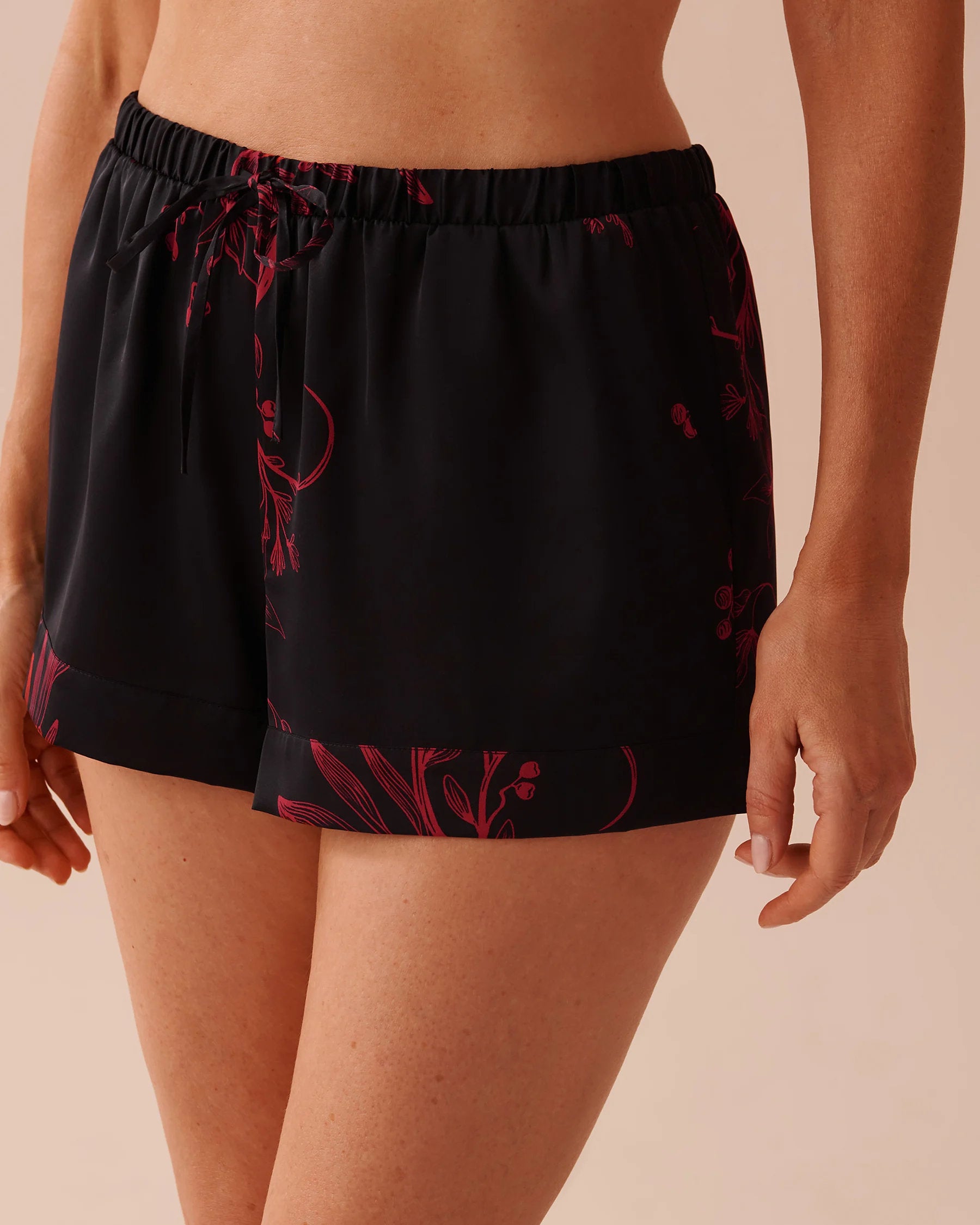 Pastel Floral Print Satin Shorts_60200112_p00387_01