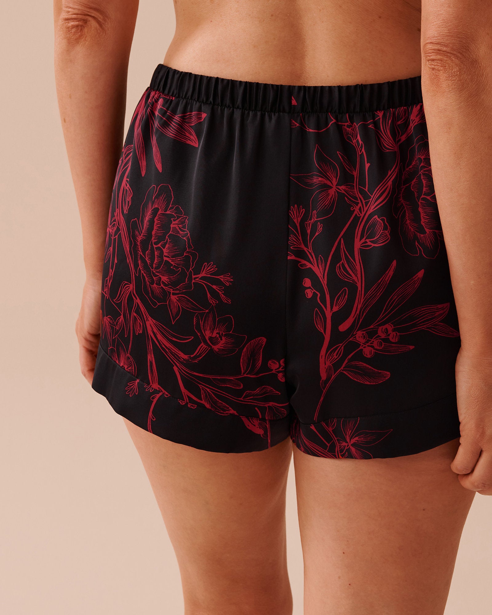 Pastel Floral Print Satin Shorts_60200112_p00387_02