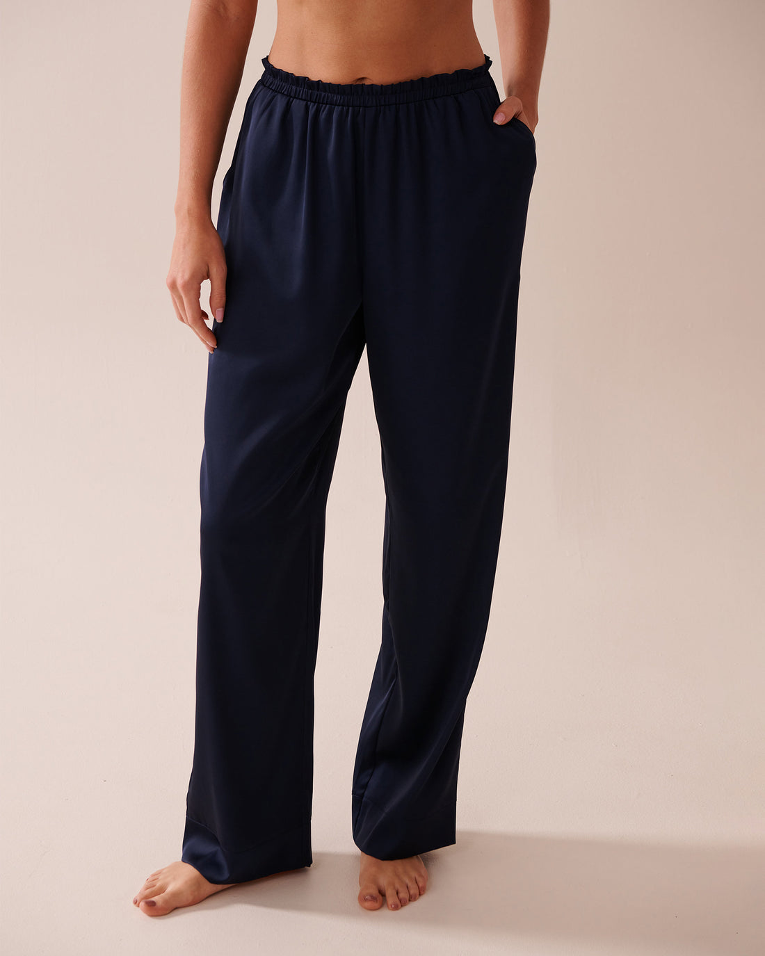 La Vie en Rose_Luxury Edition Frill Detail Satin Pants_60200120_40099_01