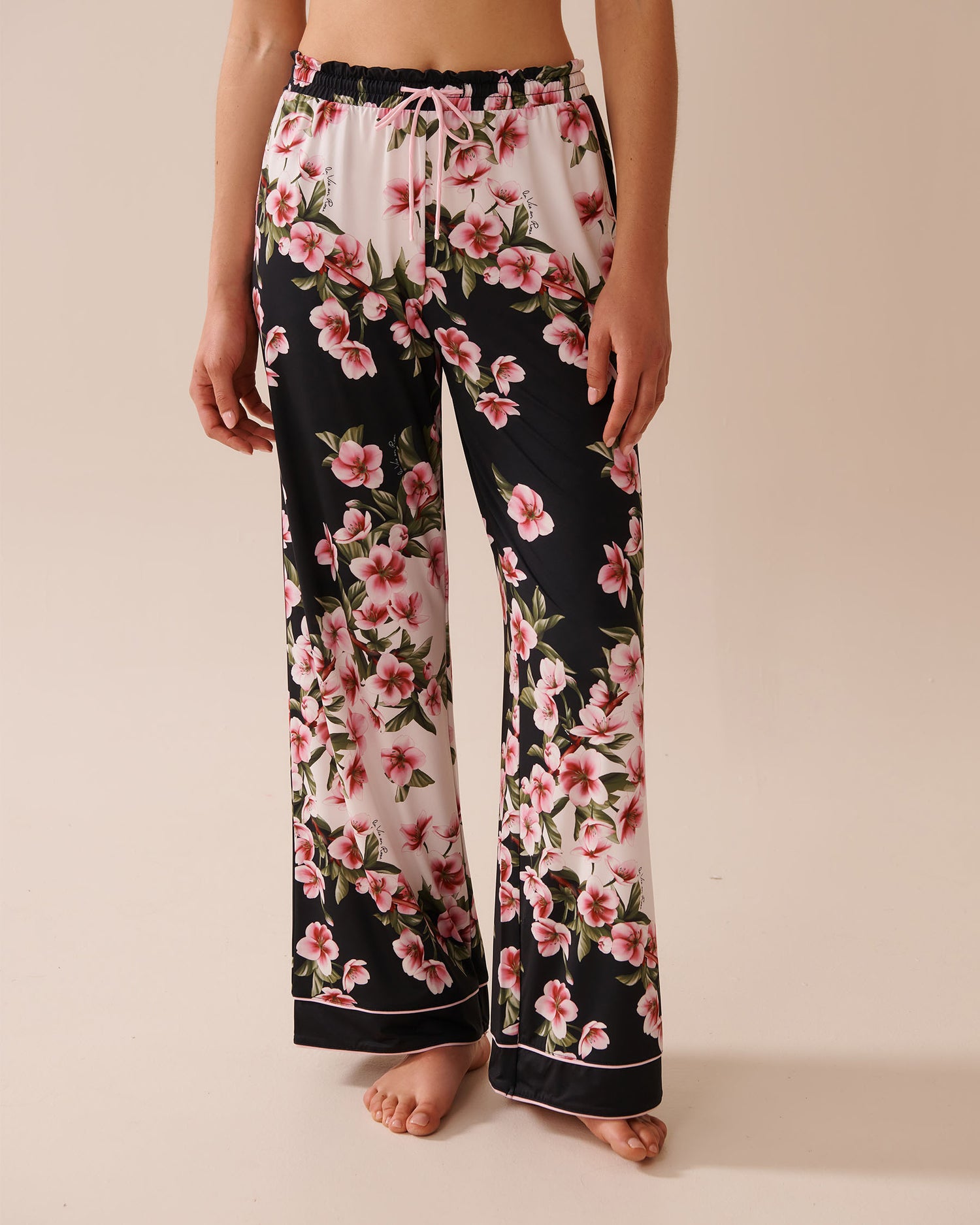 La Vie en Rose_Cherry Blossom_Cherry Blossom Print Recycled Fibers Pants_60200139_P00431_01