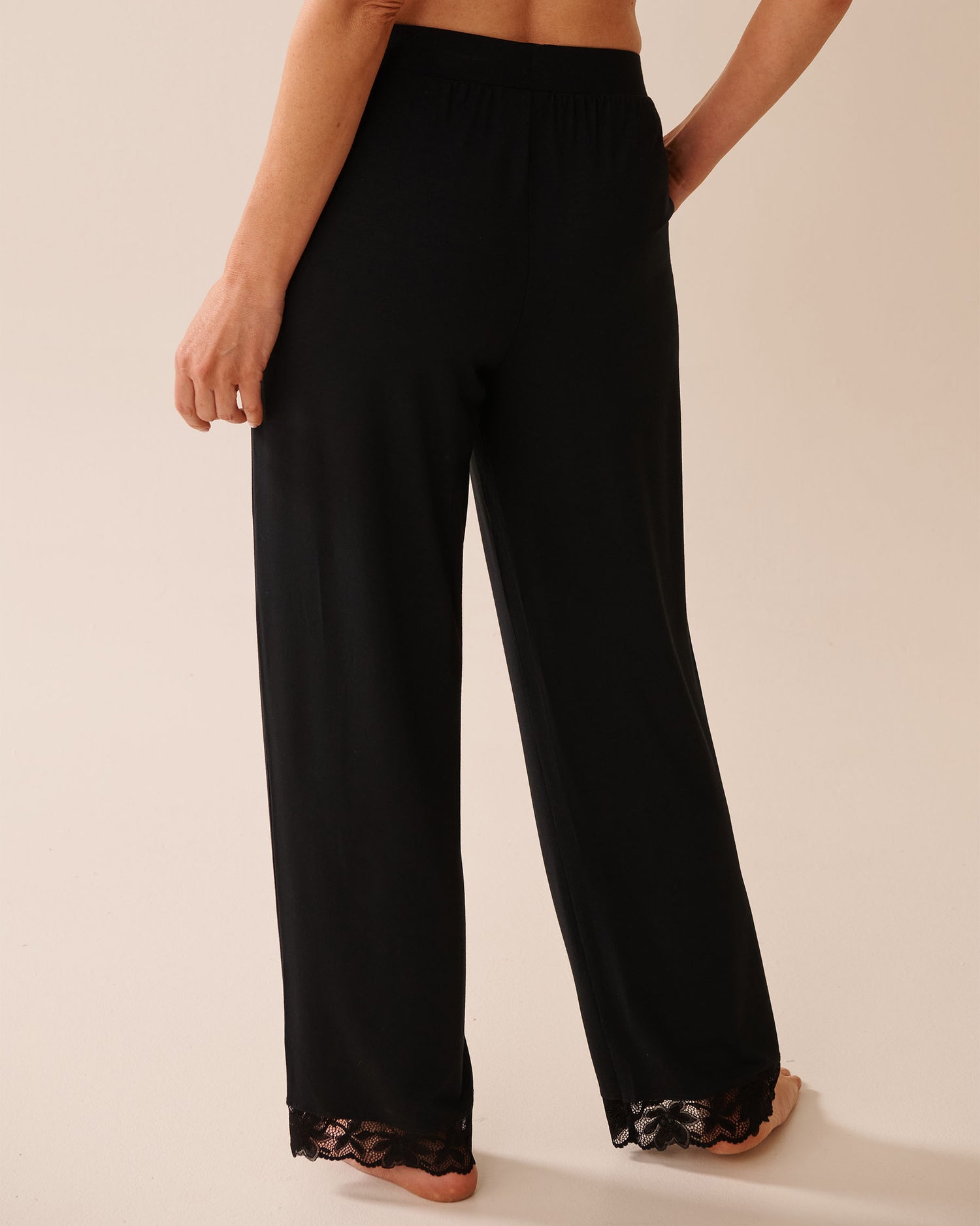 La Vie en Rose_Black Beauty_Lace Detail Modal Pants_60200142_00001_03