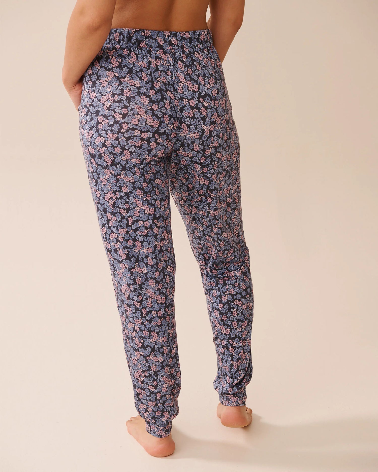 La Vie en Rose_Multi Periscope Ditsy_Ditsy Floral Print Soft Jersey Jogger Pajama Pants_60200153_P00458_02