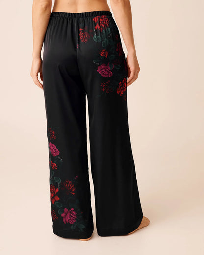 La Vie en Rose_Red Roses Placement_Luxury Edition Red Rose Print Satin Pants_60200155_P00469_04