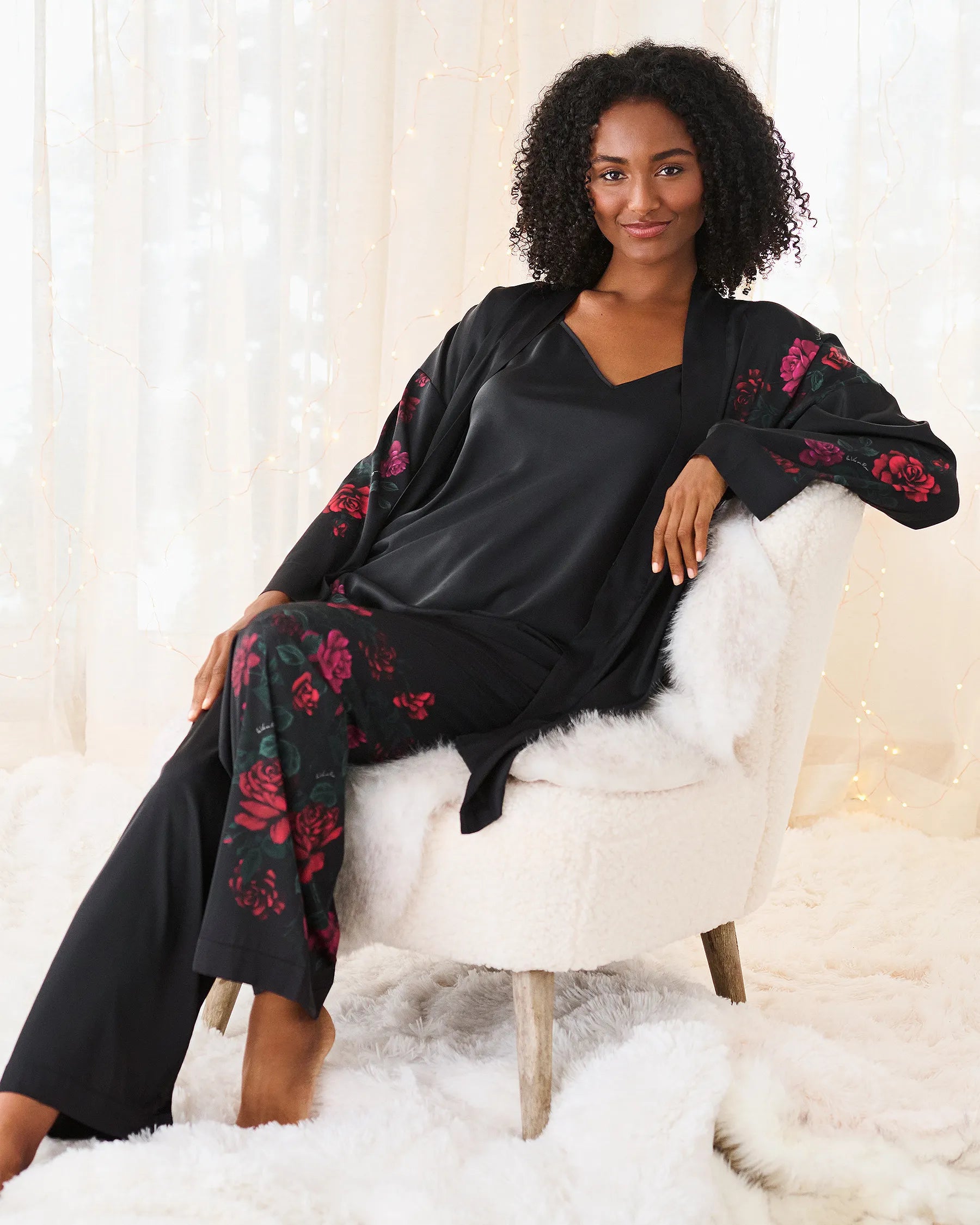 La Vie en Rose_Red Roses Placement_Luxury Edition Red Rose Print Satin Pants_60200155_p00469_02