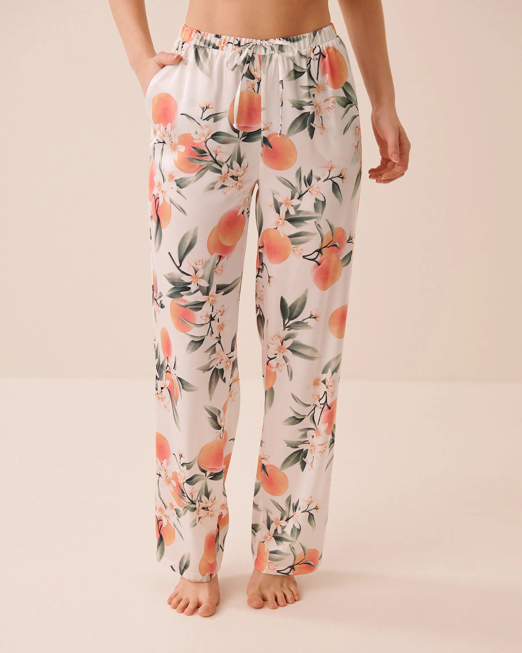 La Vie en Rose Snow White Peach Women LUXURY EDITION Peach Print Satin Pants SKU: 60200190_P10602 Image 01