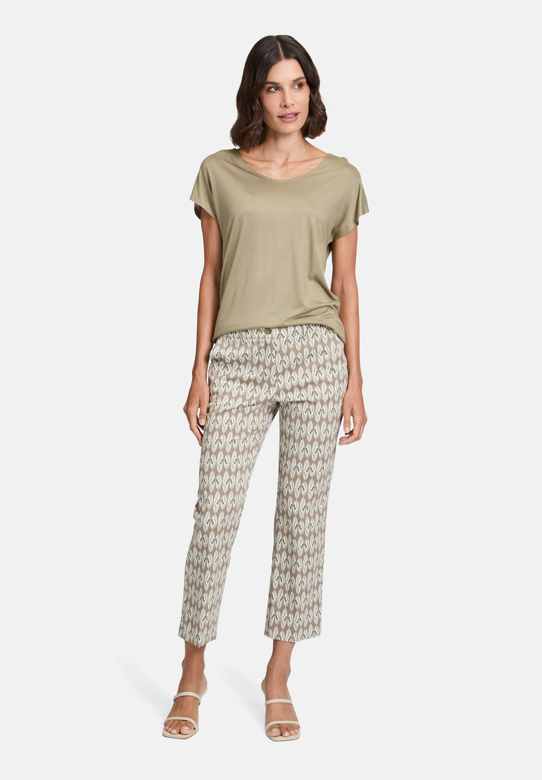 Betty Barclay_Business Trousers with Pressed Creases_6028-1134_5819_01