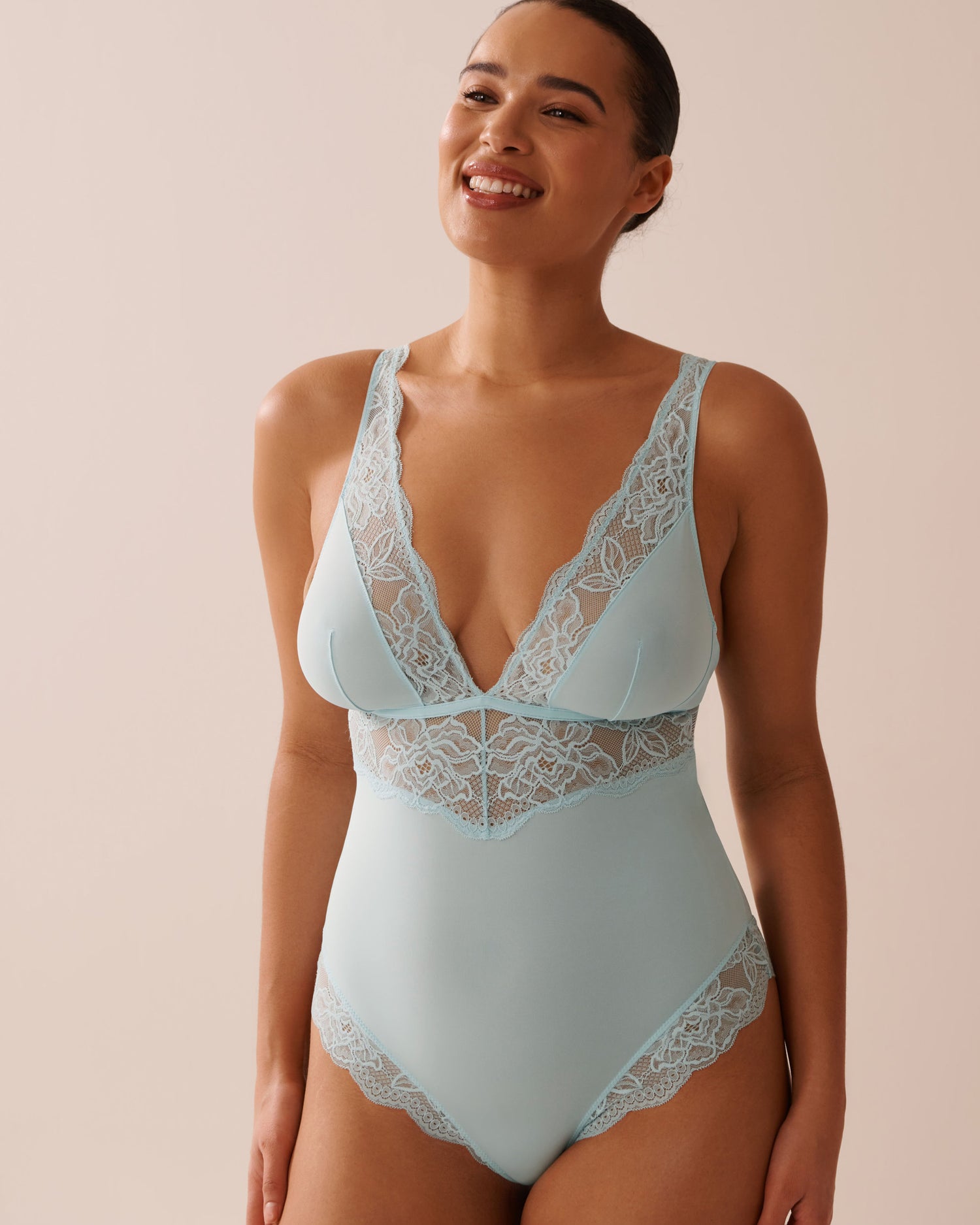 La Vie en Rose_Microfiber and Floral Lace Plunge Teddy_60300105_40090_01