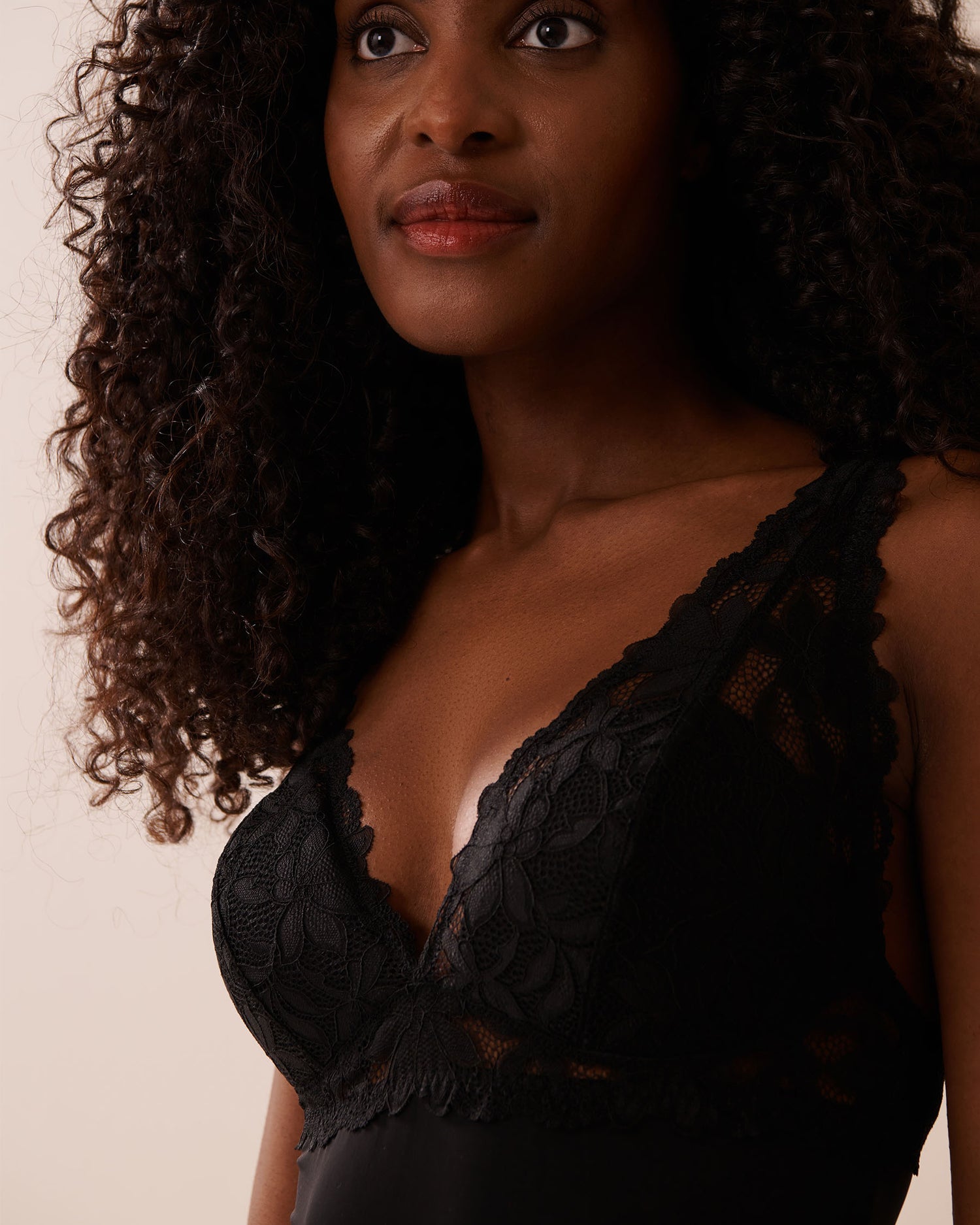 La Vie en Rose_Black Beauty_Microfiber and Floral Lace Cheeky Teddy_60300106_00001_03