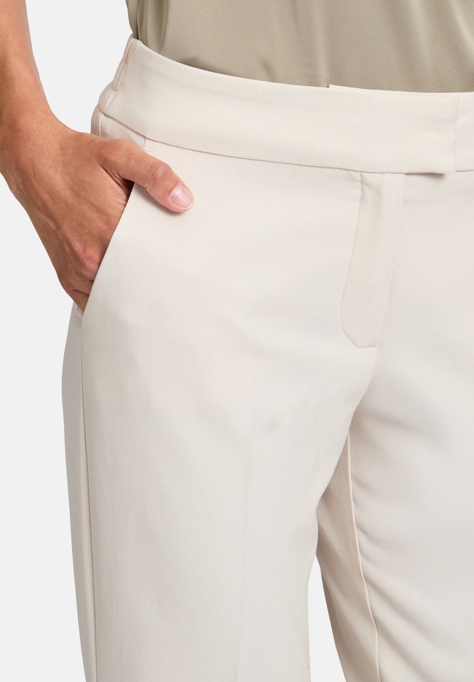 Betty Barclay_Business Trousers with Pressed Creases_6035-1049_1098_06