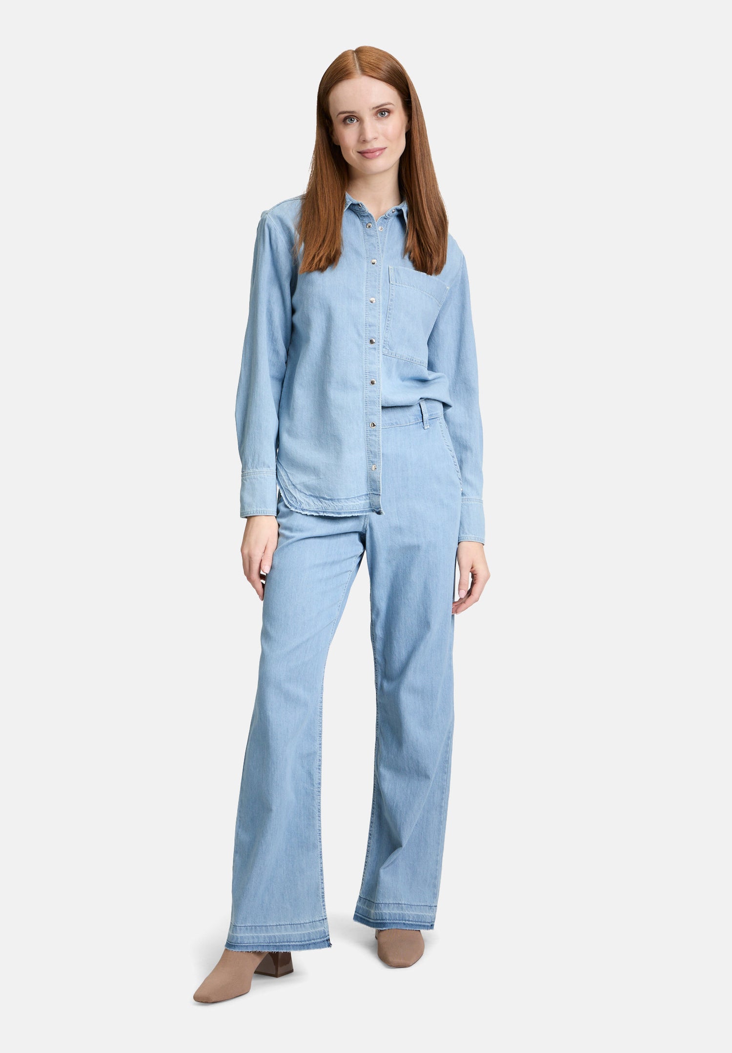 Betty Barclay_Casual Trousers with Open Hem_6036-1105_8618_01
