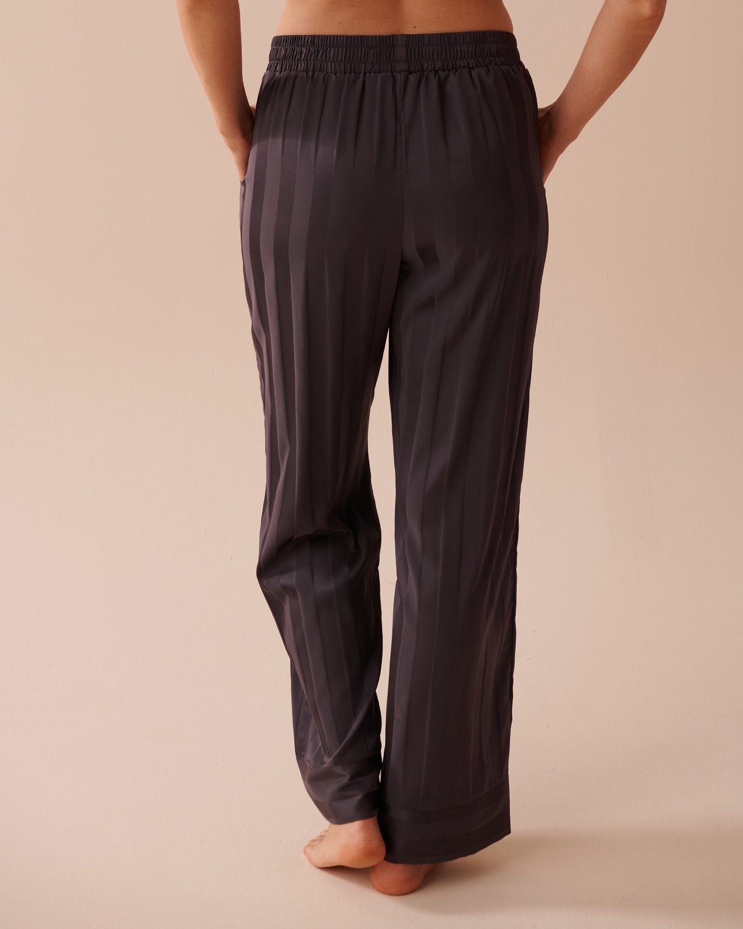 LUXURY EDITION Jacquard Stripe Satin Pajama Set_60400041_P00358_06