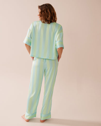 La Vie en Rose_Sea Clear Stripe_LUXURY EDITION Striped Short Sleeve Satin Pajama Set_60400052_P40441_02