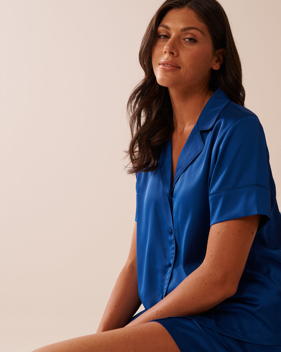 La Vie en Rose_Mazarine Blue_LUXURY EDITION Short Sleeve Satin Pajama Set_60400058_40066_03