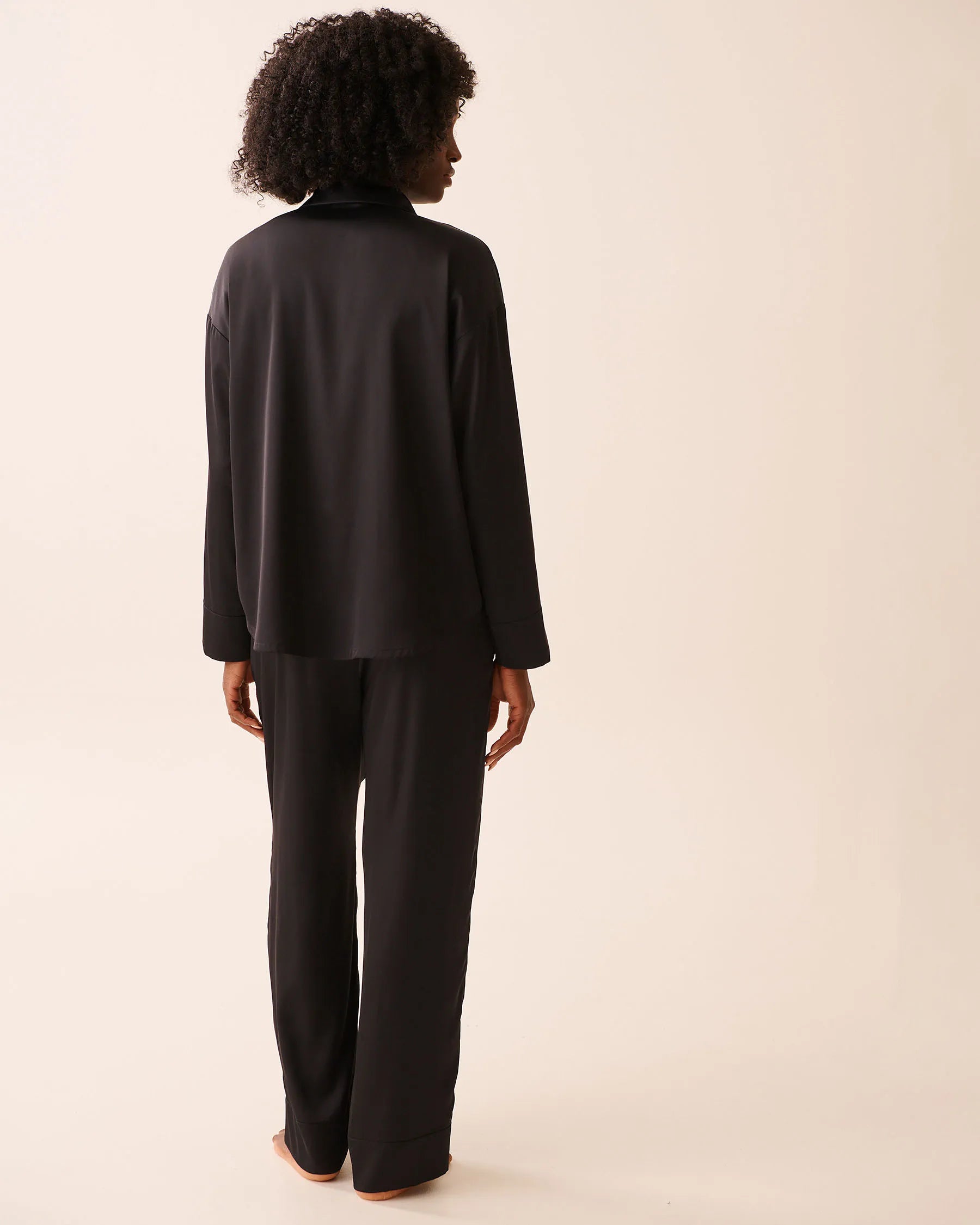 La Vie en Rose_Black Beauty_Luxury Edition Long Sleeve Satin Pajama Set_60400063_00001_03