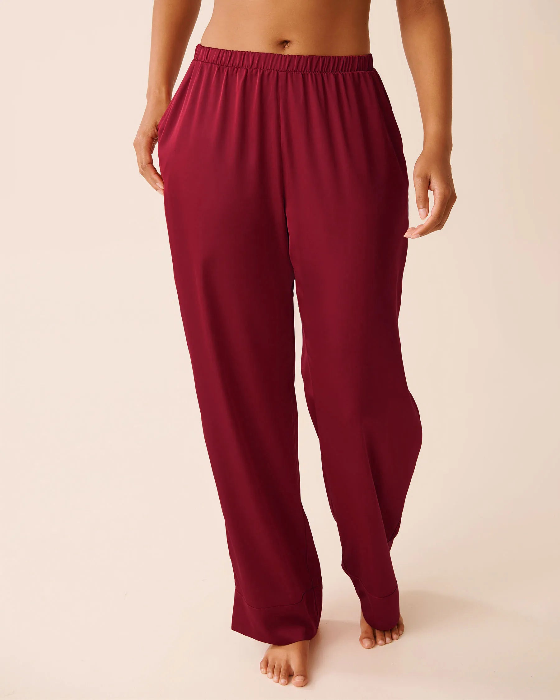 La Vie en Rose_Savvy Red_Luxury Edition Long Sleeve Satin Pajama Set_60400063_60215_04