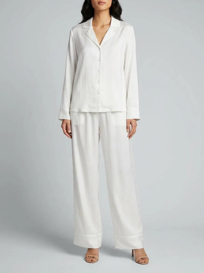 La Vie en Rose_Snow White Stripes_LUXURY EDITION Striped Long Sleeve Satin Pajama Set_60400069_P10572_00