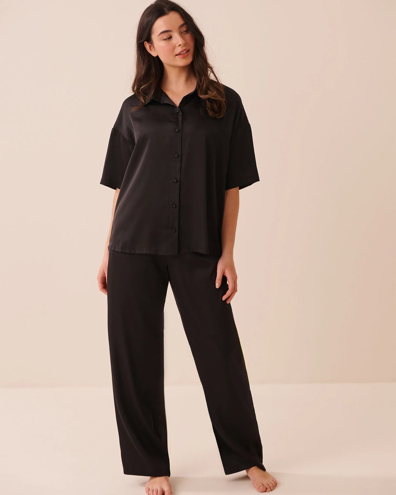 La Vie en Rose Black Beauty Women LUXURY EDITION Short Sleeve Satin Pajama Set SKU: 60400076_00001 Image 01