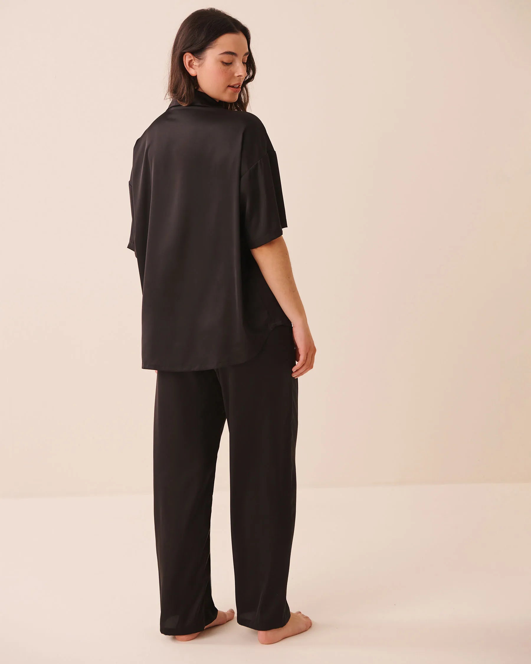 La Vie en Rose Black Beauty Women LUXURY EDITION Short Sleeve Satin Pajama Set SKU: 60400076_00001 Image 02