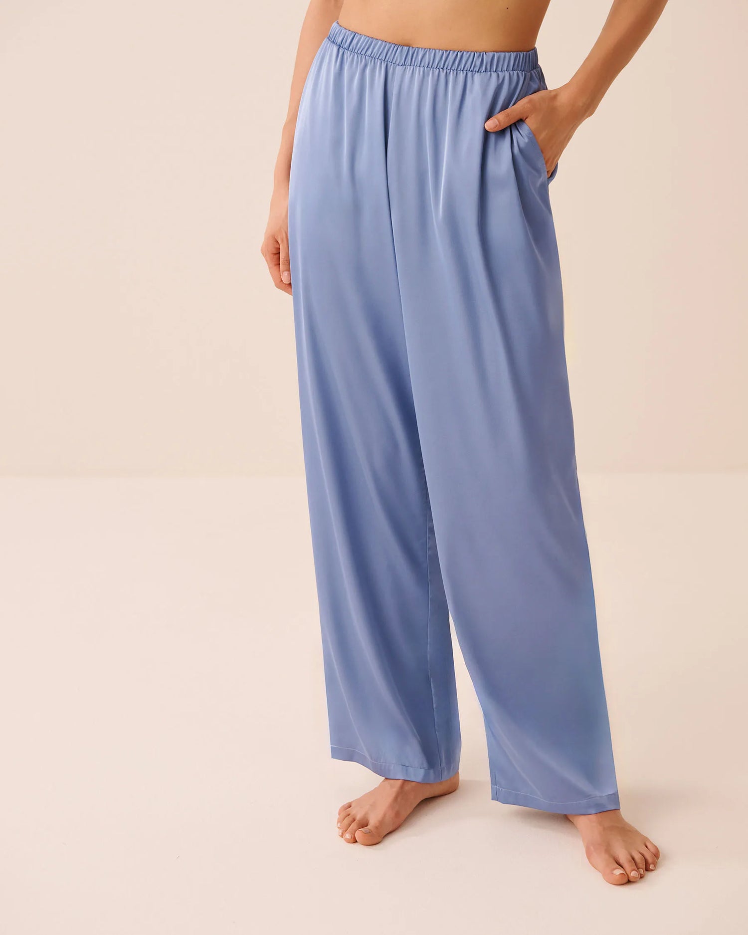 La Vie en Rose English Manor Women LUXURY EDITION Short Sleeve Satin Pajama Set SKU: 60400076_40292 Image 04