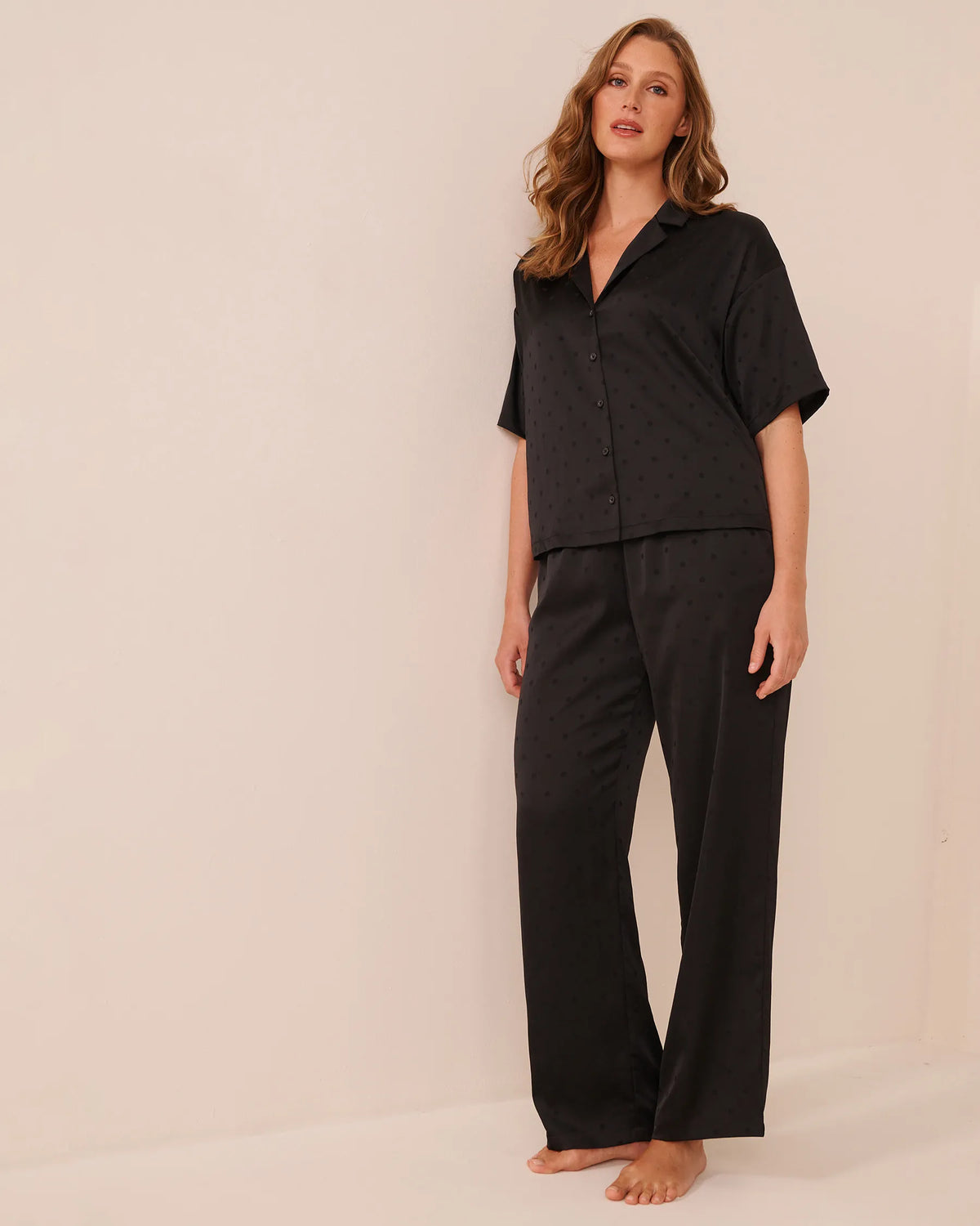 La Vie en Rose Black Jacquard Dots Women Luxury Edition Satin Jacquard Polka Dot Short Sleeve Pajama Set SKU: 60400084_P00542 Image 03