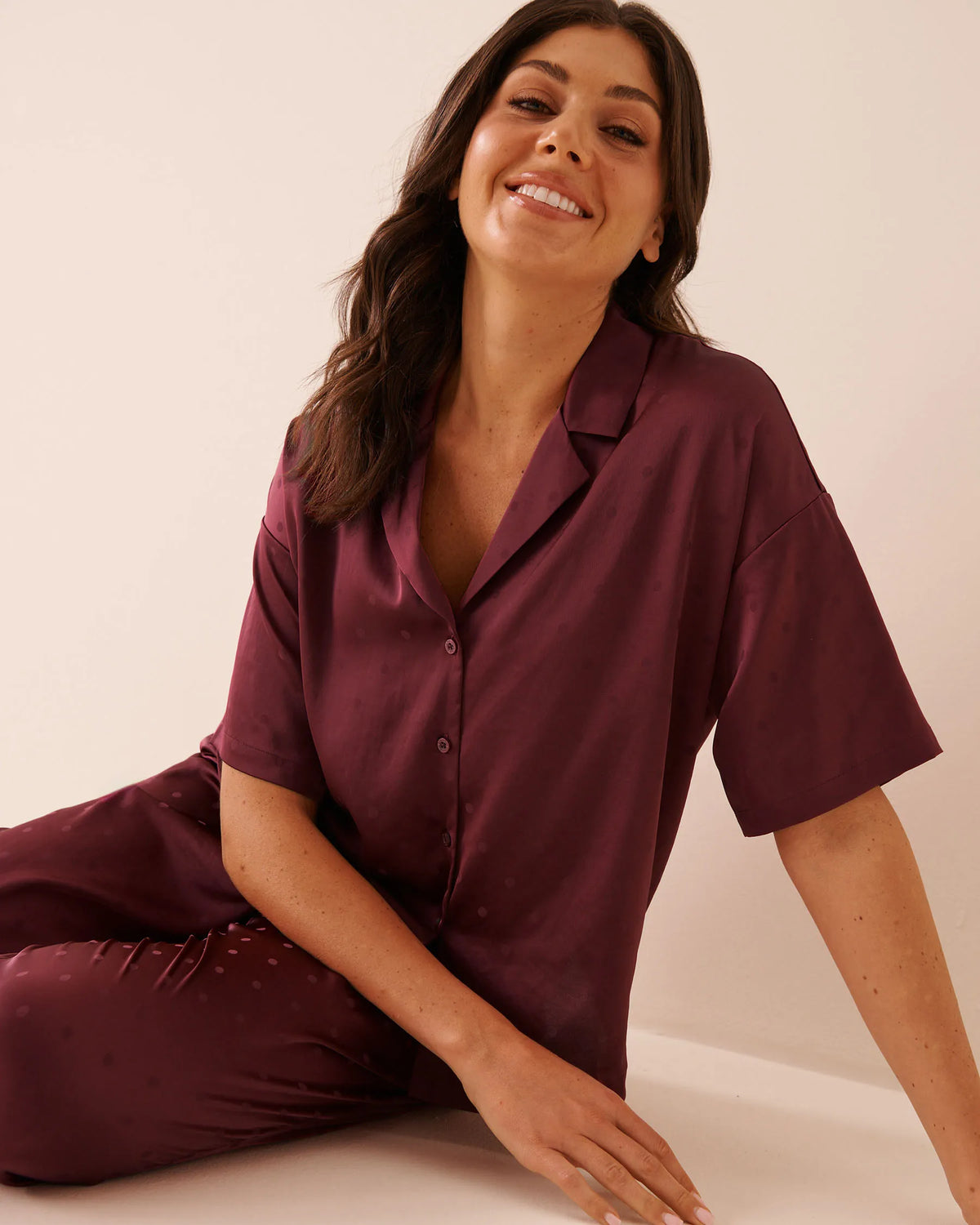 La Vie en Rose Beaujolais Jacquard Women Luxury Edition Satin Jacquard Polka Dot Short Sleeve Pajama Set SKU: 60400084_P60521 Image 03
