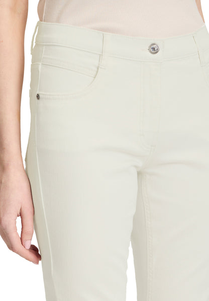 Betty Barclay_Casual Trousers with Embroidery_6049-1323_1014_06