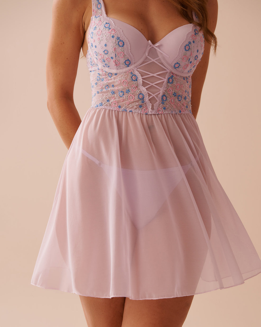 La Vie en Rose_Floral Embroidered Mesh and Lace-Up Detail Push-Up_60500175_50009_03