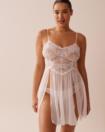 La Vie en Rose_Snow White_Floral Lace and Mesh Slit Nightie_60500193_10011_01