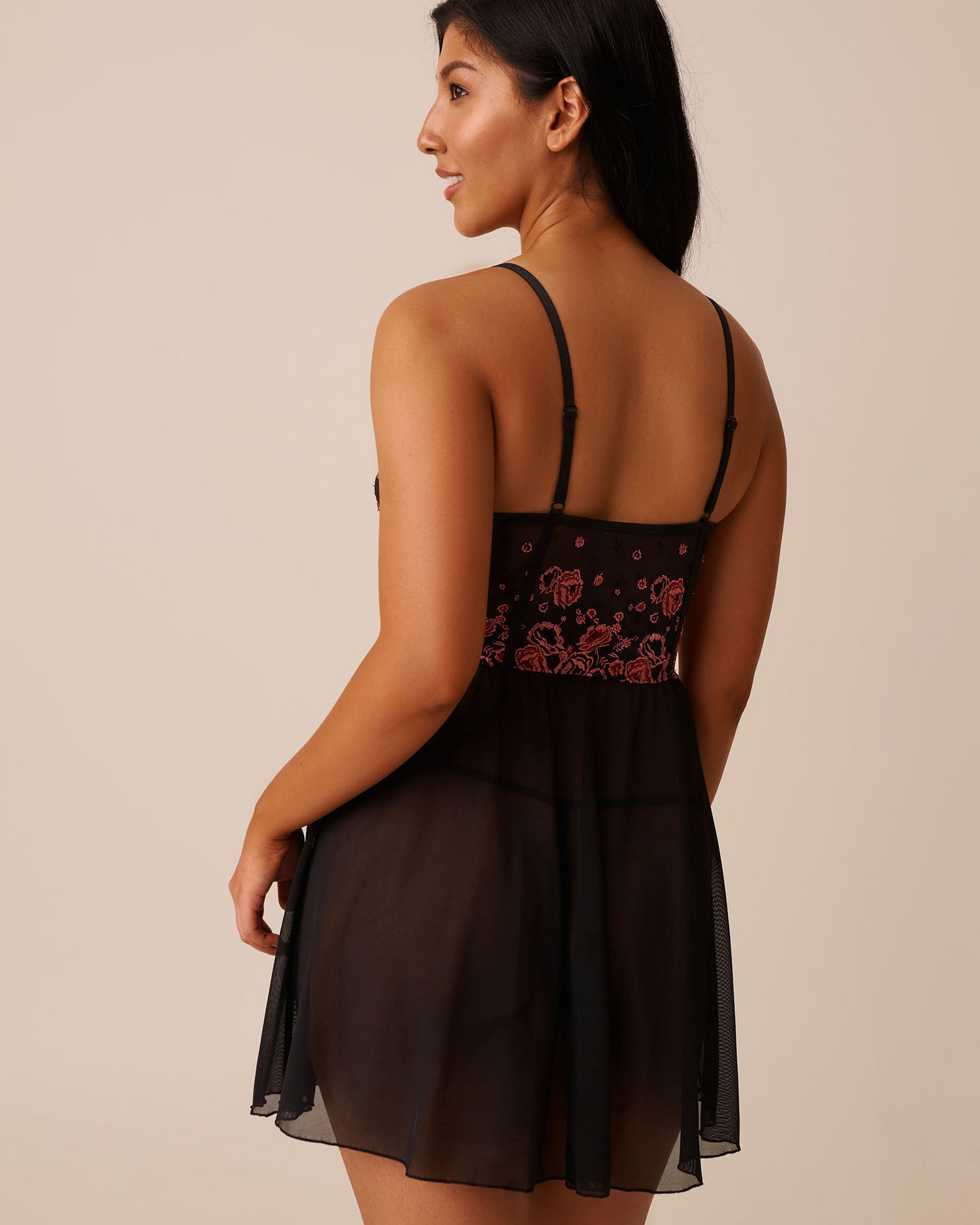 La Vie en Rose_Pink &amp; Black Flowers_Embroidered Mesh Plunge Nightie_60500197_P00434_02