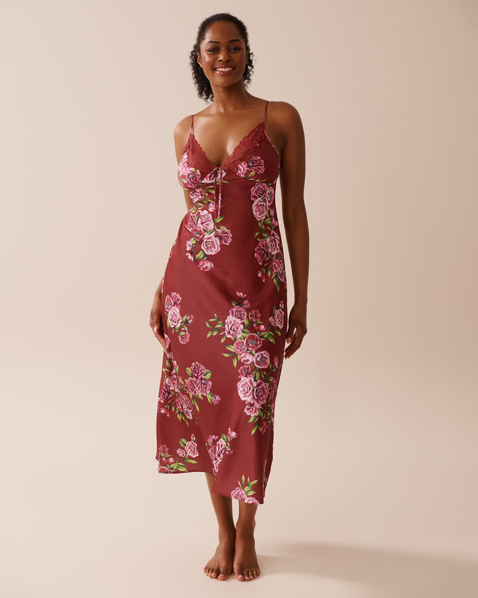 La Vie en Rose_Sun-Dried Flowers_LUXURY EDITION Rose Print Satin and Lace Trim Long Nightie_60500199_P60390_04