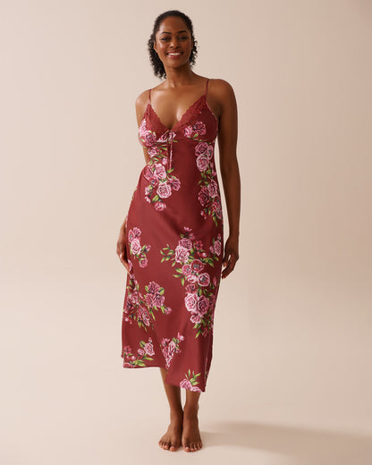 La Vie en Rose_Sun-Dried Flowers_LUXURY EDITION Rose Print Satin and Lace Trim Long Nightie_60500199_P60390_04